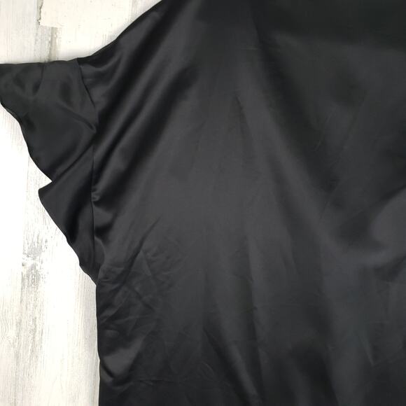 NWT Victoria's Secret Black Satin Ruffled Toe Front Short Sleeve Robe One Size - Picture 8 of 9